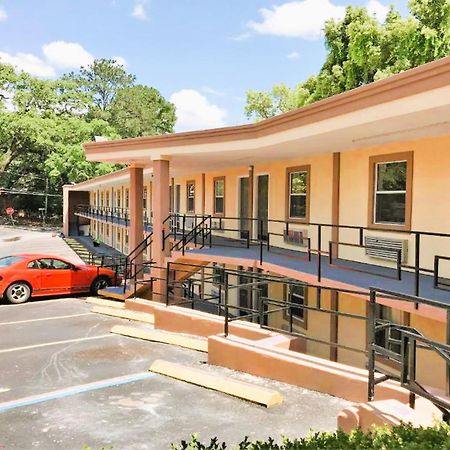 Oyo Hotel Tallahassee Downtown Bagian luar foto
