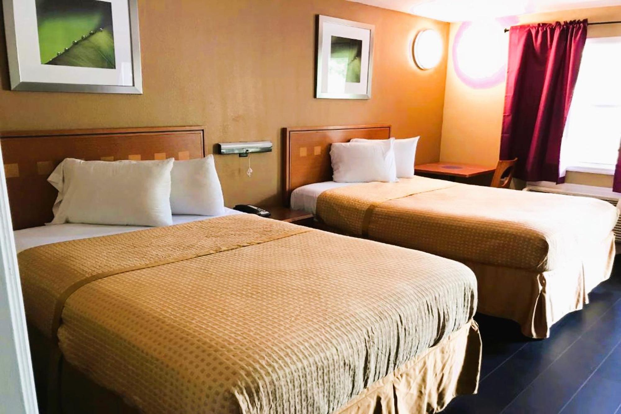 Oyo Hotel Tallahassee Downtown Bagian luar foto