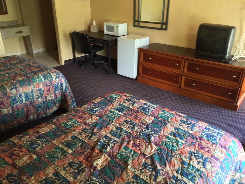 Oyo Hotel Tallahassee Downtown Bagian luar foto